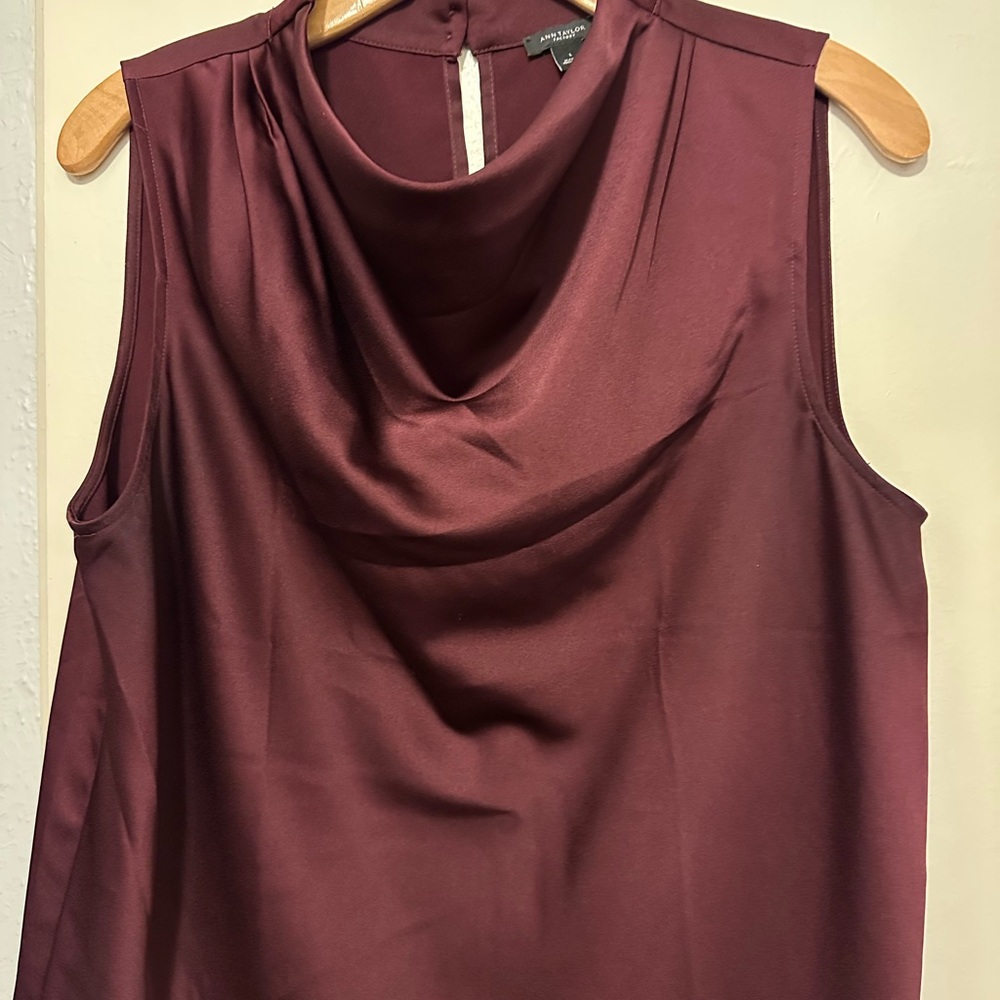 Ann Taylor Sleeveless Cowl Neck Top in Burgundy